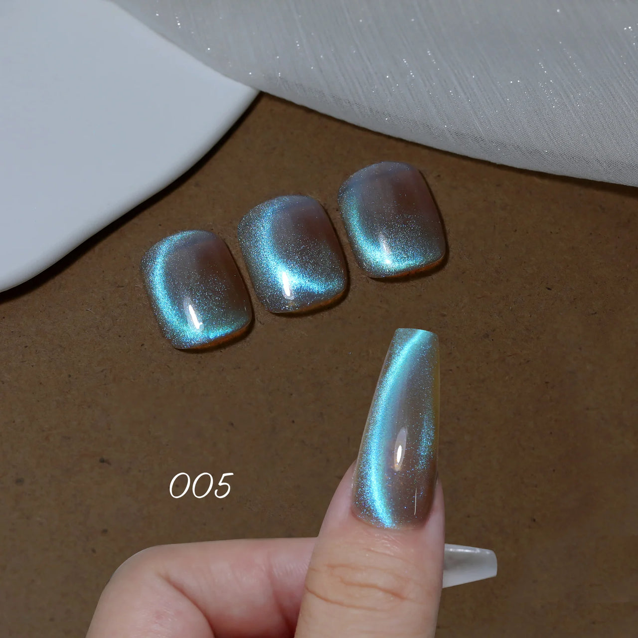 Aurora Blue Tears Cat Eye Magnetic