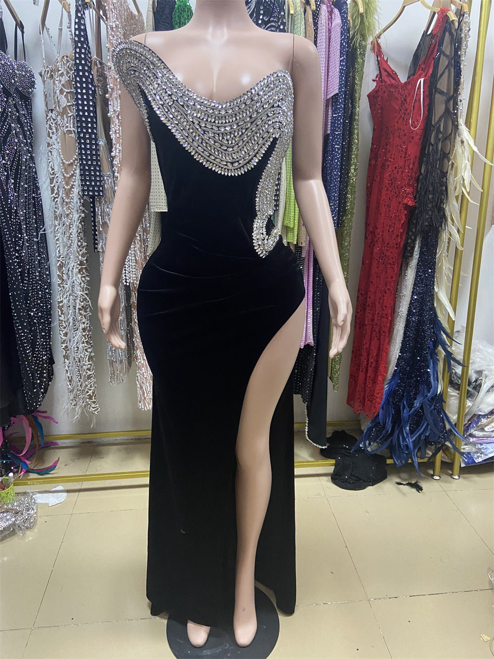 Rhinestone Design Split Shoulder Sleeveless Black Dress