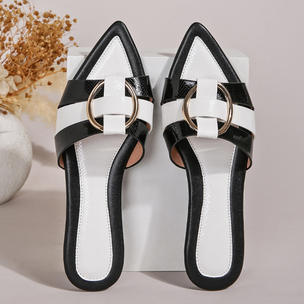 Women's Fashion Personality Hot Sale Flat Slippers